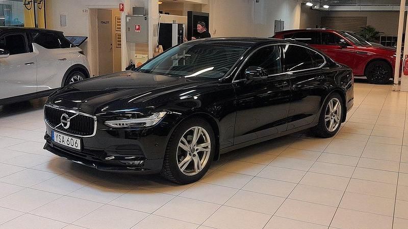 Svart Begagnad 2017 Volvo S90 Momentum Sedan | 329 900 kr (Lite dyr) - Bild 1/4