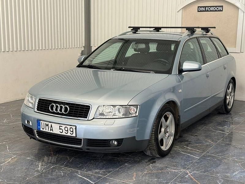 Ljusblå Begagnad 2003 Audi A4 Comfort Kombi | 29 900 kr (Marknadspris) - Bild 1/4