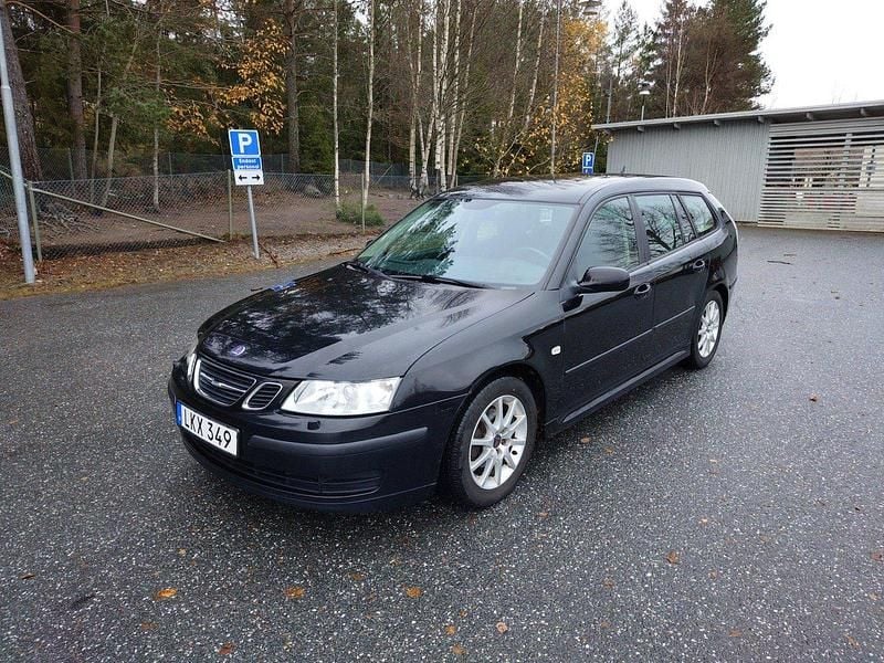 Svart Begagnad 2006 Saab 9-3 Kombi | 26 000 kr (Marknadspris) - Bild 1/4