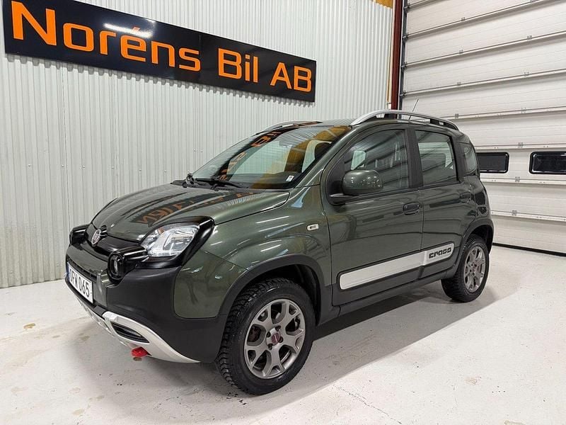 Grön Begagnad 2016 Fiat Panda Cross Cross Halvkombi | 149 000 kr - Bild 1/4