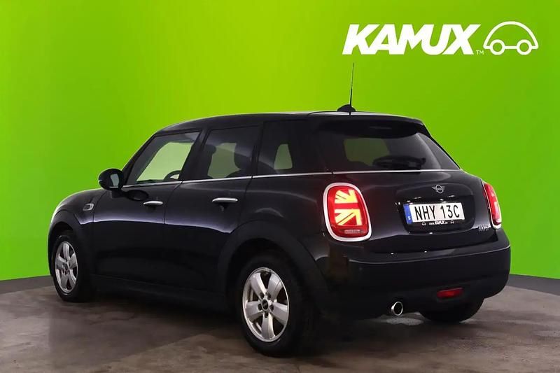 Begagnad Mini Cooper Essential 136 HK (100 kW) 2019 Svart Halvkombi