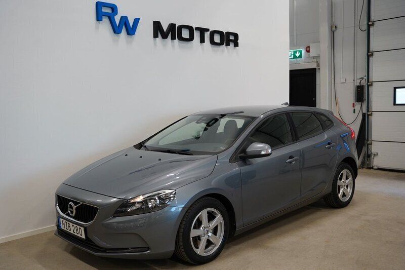 Grå Begagnad 2016 Volvo V40 Business Edition Kombi | 154 700 kr (Bra pris) - Bild 1/4