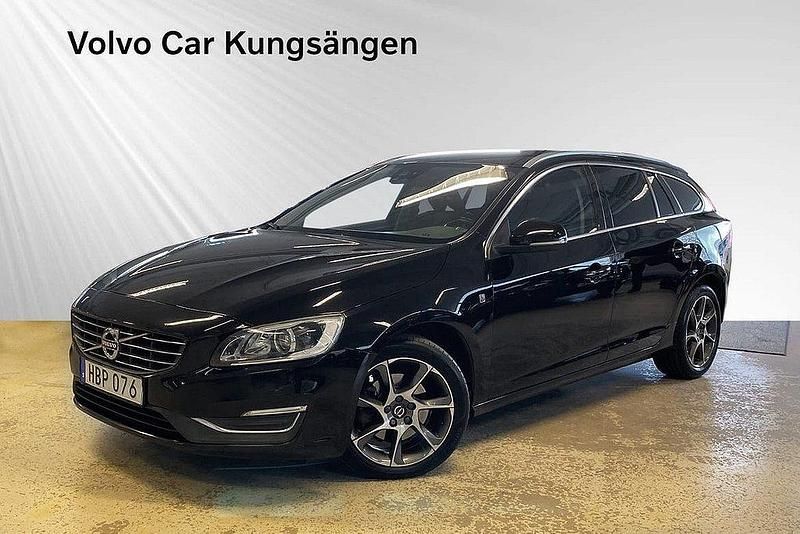 Svart Begagnad 2015 Volvo V60 Business Edition Kombi | 149 900 kr (Lite dyr) - Bild 1/4