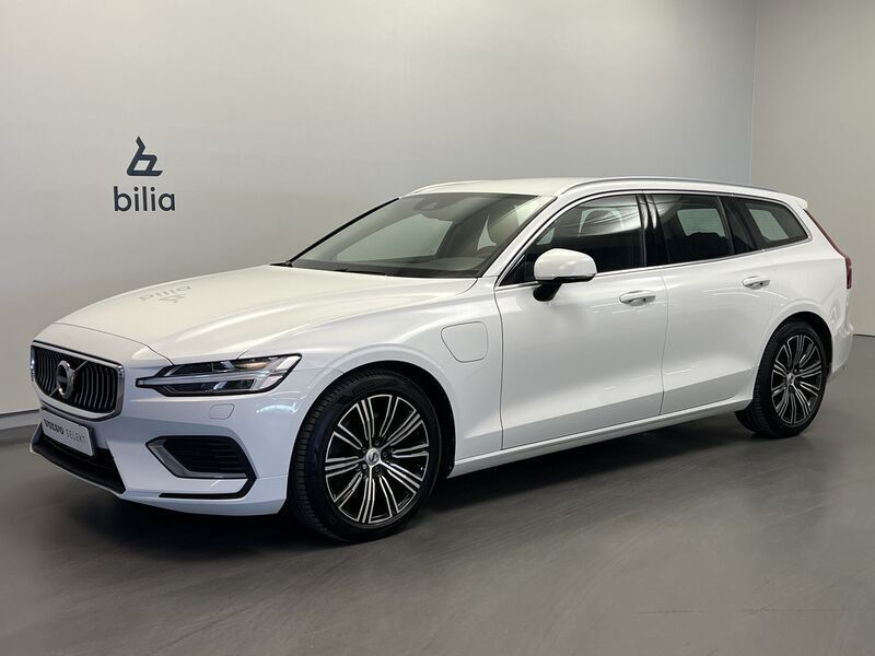 Vit Begagnad 2021 Volvo V60 Inscription Kombi | 329 500 kr (Bra pris) - Bild 1/3