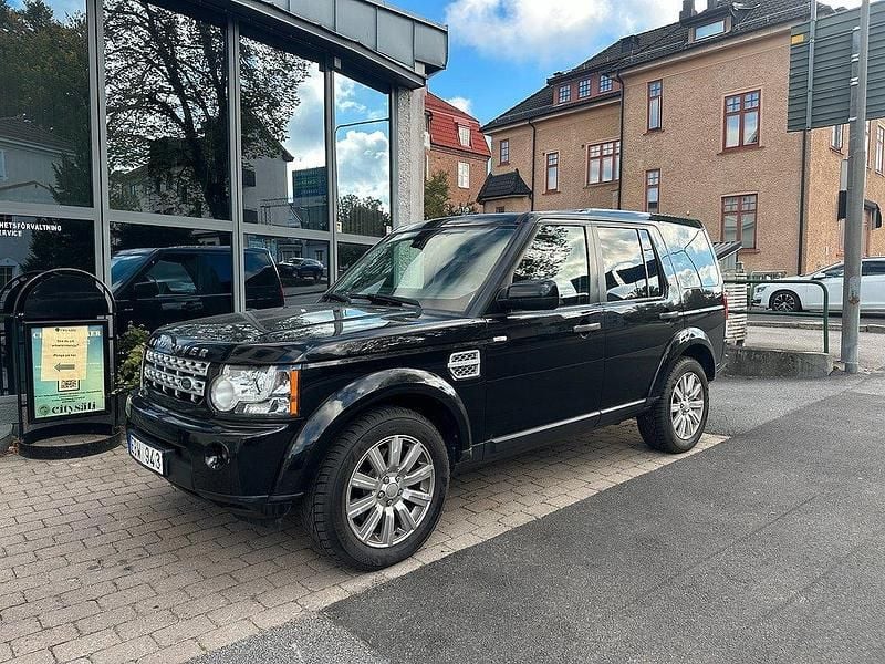 Svart Begagnad 2013 Land Rover Discovery 4 SUV | 189 900 kr (Marknadspris) - Bild 1/4