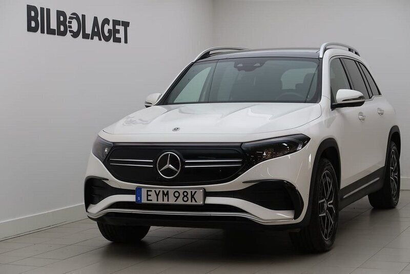 Vit Begagnad 2023 Mercedes EQB300 AMG SUV | 479 800 kr (Marknadspris) - Bild 1/4
