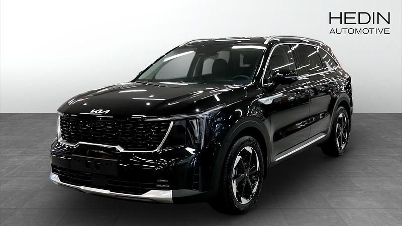 Grå (black) Ny 2025 Kia Sorento Advance SUV | 705 900 kr - Bild 1/4