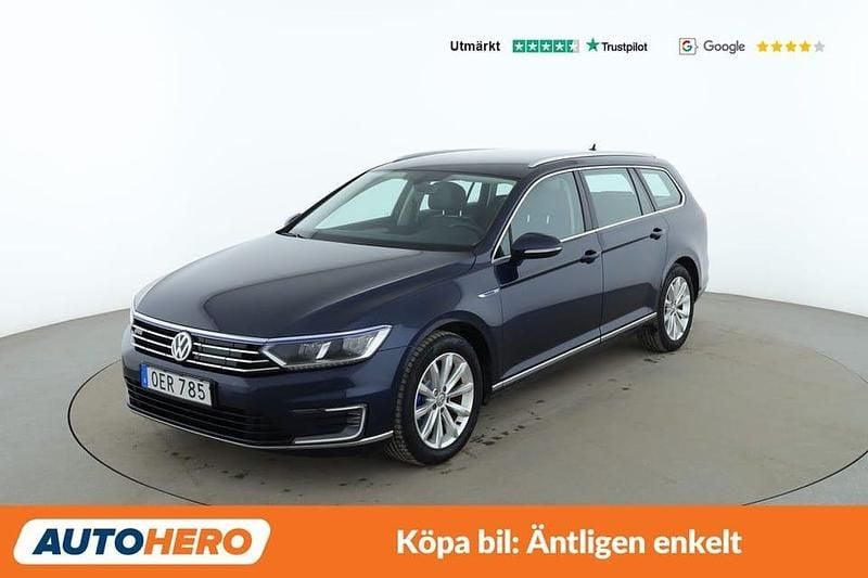 Blå Begagnad 2016 VW Passat GTE Kombi | 142 000 kr (Marknadspris) - Bild 1/4