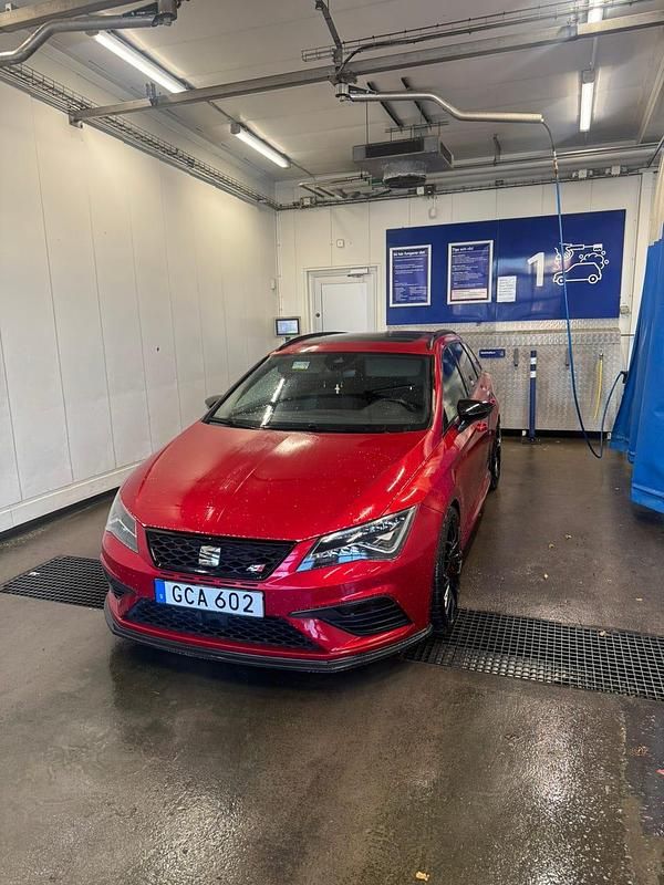 Begagnad 2018 Cupra Leon Kombi | 257 000 kr (Bra pris) - Bild 1/4