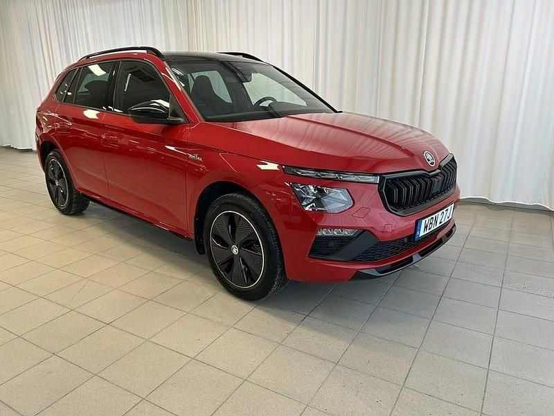 Röd Begagnad 2024 Skoda Kamiq Monte Carlo SUV | 299 000 kr (Marknadspris) - Bild 1/4