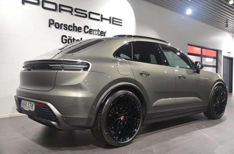 Ny Porsche Macan 300 kW (408 HK) 2025 Grön (green) SUV