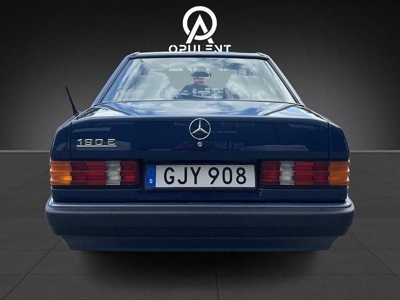 Begagnad Mercedes 190 109 HK (80 kW) 1991 Mörkblå Sedan
