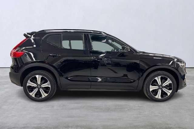 Begagnad Volvo XC40 Core 185 kW (252 HK) 2022 Svart SUV