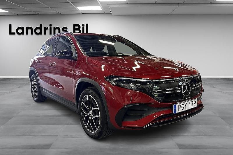 Begagnad Mercedes EQA250 AMG line 140 kW (191 HK) 2023 Röd SUV