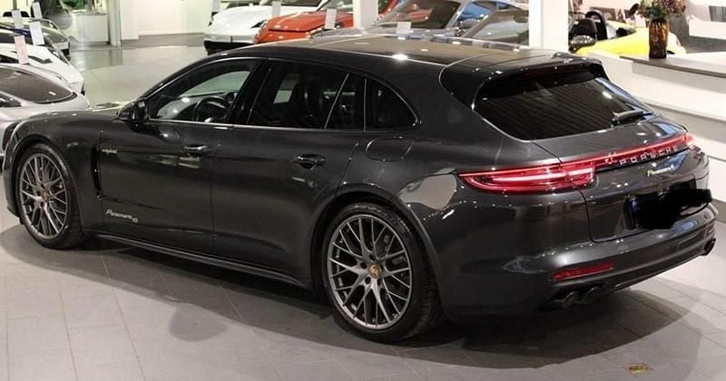 Grå Begagnad 2020 Porsche Panamera 4 Sport Turismo Sedan | 670 000 kr (Superpris) - Bild 1/4