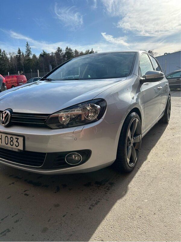 Silver Begagnad 2010 VW Golf VI Edition Halvkombi | 77 000 kr - Bild 1/4