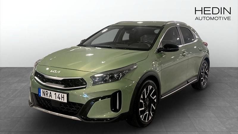 Grön (green) Begagnad 2023 Kia XCeed Advance SUV | 289 900 kr (Marknadspris) - Bild 1/4