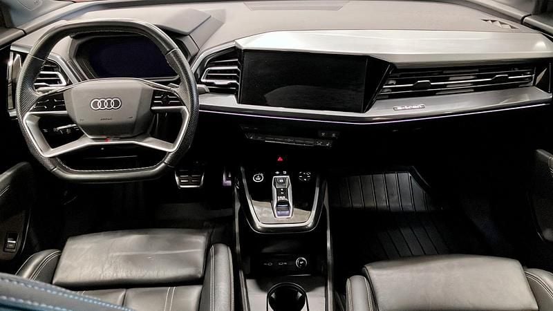 Begagnad Audi Q4 e-tron S-Line 219 kW (299 HK) 2023 Grå SUV