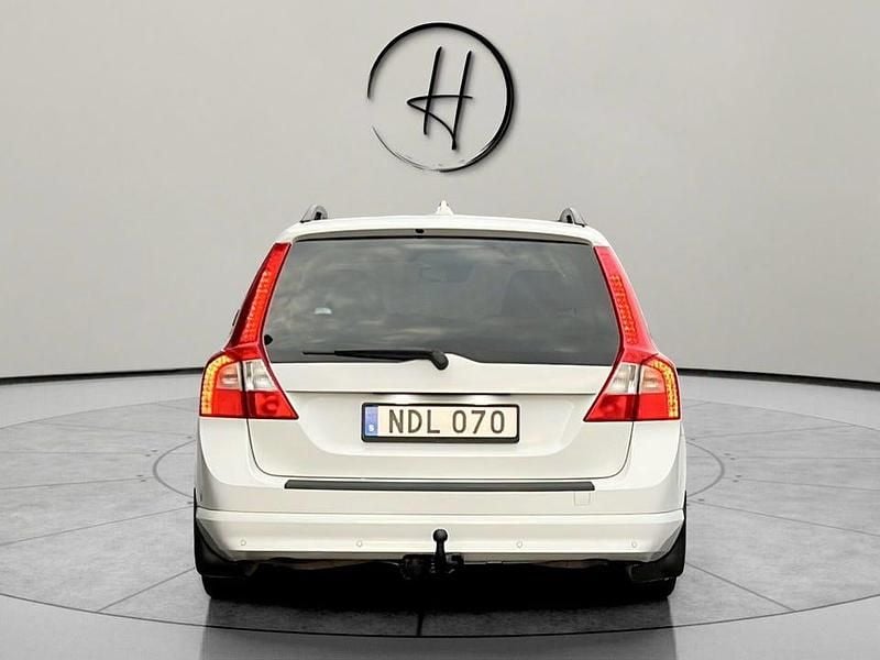Begagnad Volvo V70 SE 163 HK (119 kW) 2012 Vit Kombi