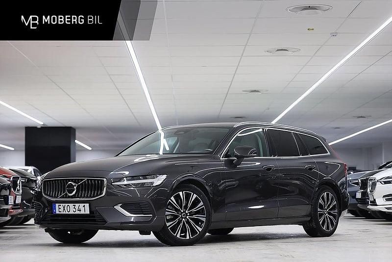Grå Begagnad 2023 Volvo V60 Core Kombi | 389 900 kr (Marknadspris) - Bild 1/3