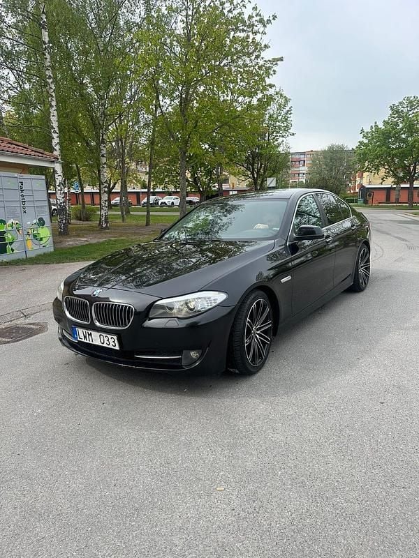 Begagnad 2012 BMW 520 Sedan | 99 000 kr (Bra pris) - Bild 1/4