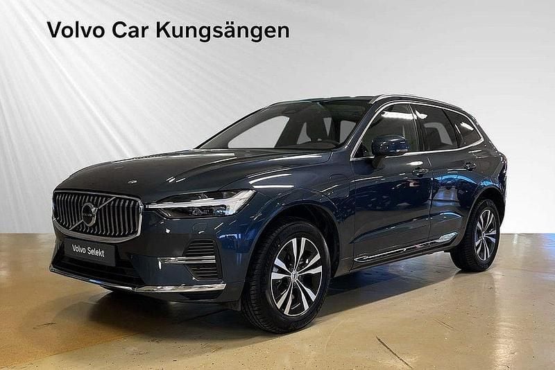 Mörkblå Begagnad 2024 Volvo XC60 Core SUV | 514 900 kr (Bra pris) - Bild 1/3