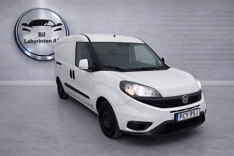 Begagnad Fiat Doblò 120 HK (88 kW) 2021 Vit Minibuss