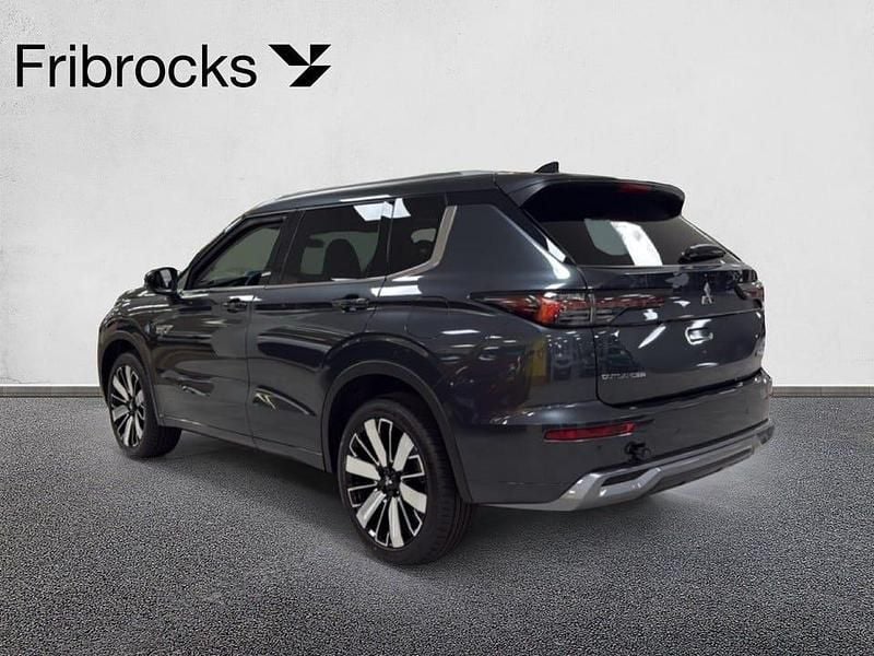 Ny Mitsubishi Outlander Edition 136 HK (100 kW) 2025 Graphite grey with black roof SUV
