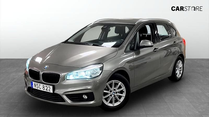 Silver Begagnad 2015 BMW 218 Active Tourer Advantage Minibuss | 99 900 kr (Bra pris) - Bild 1/4