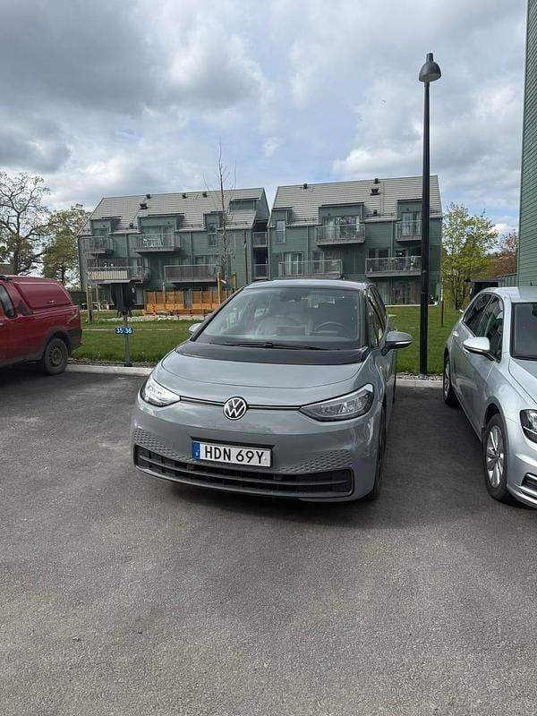 Begagnad VW ID.3 Pure 110 kW (150 HK) 2022 Halvkombi