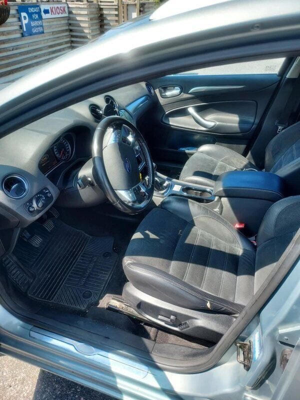 Grå Begagnad 2008 Ford Mondeo Titanium X Kombi | 20 000 kr (Bra pris) - Bild 1/4