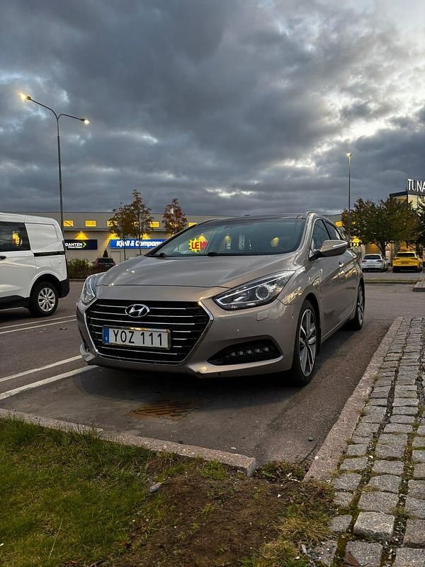 Begagnad 2018 Hyundai i40 Premium Kombi | 150 000 kr (Marknadspris) - Bild 1/4