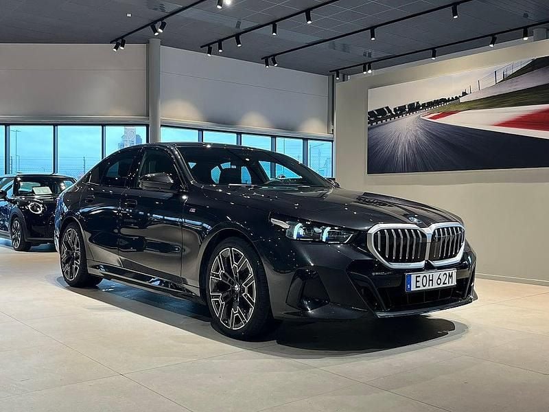 Begagnad BMW 530e M Sport 190 HK (139 kW) 2025 Grå Sedan