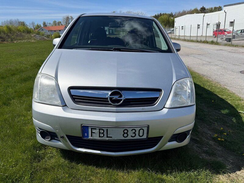Grå Begagnad 2007 Opel Meriva Minibuss | 22 000 kr (Marknadspris) - Bild 1/4