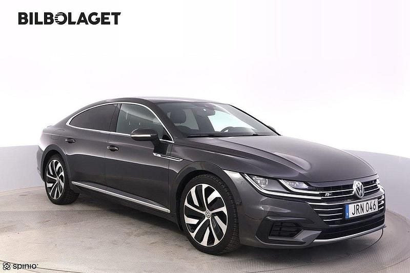 Mörkgrå Begagnad 2018 VW Arteon GT Halvkombi | 257 800 kr (Marknadspris) - Bild 1/4