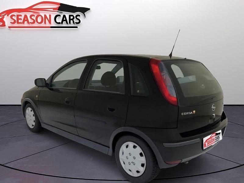 Begagnad Opel Corsa 80 HK (58 kW) 2005 Svart Halvkombi