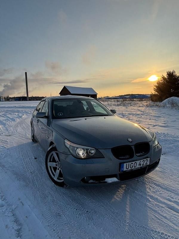 Begagnad 2004 BMW 520 Sedan | 47 000 kr (Lite dyr) - Bild 1/4