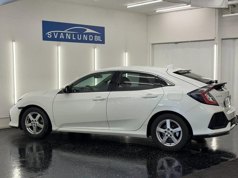 Begagnad Honda Civic Elegance 129 HK (94 kW) 2017 Vit Halvkombi