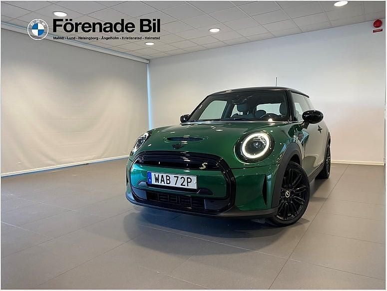 Grön Begagnad 2023 Mini Cooper SE Halvkombi | 209 000 kr - Bild 1/4