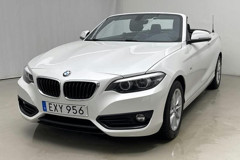 Vit Begagnad 2018 BMW 218 Cab | 102 000 kr - Bild 1/3