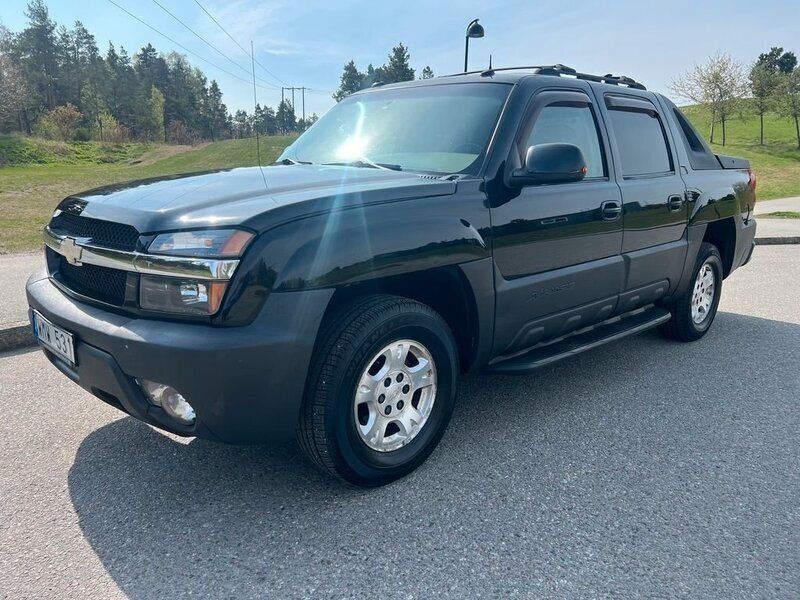 Svart Begagnad 2003 Chevrolet Avalanche Van | 99 000 kr - Bild 1/4