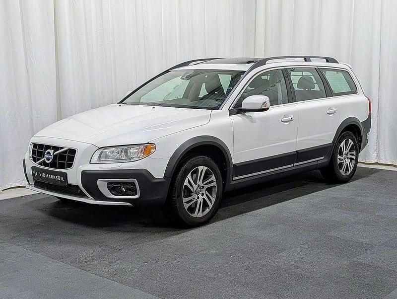 Begagnad Volvo XC70 Momentum 163 HK (119 kW) 2013 Vit Kombi
