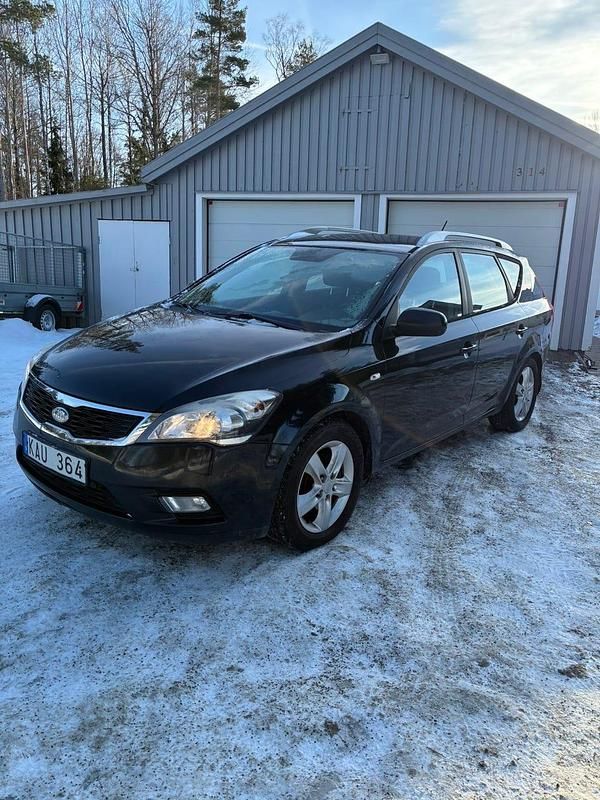 Begagnad Kia Ceed Sportswagon 115 HK (84 kW) 2010 Kombi