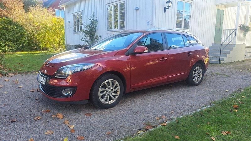 Röd Begagnad 2013 Renault Mégane GrandTour Kombi | 55 000 kr (Marknadspris) - Bild 1/4