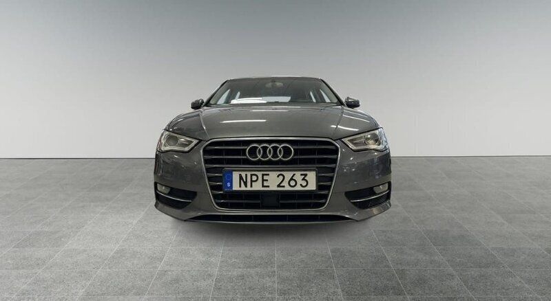 Grå Begagnad 2014 Audi A3 Sportback Halvkombi | 129 900 kr - Bild 1/4