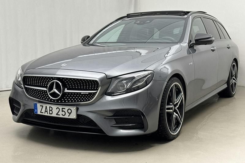 Grå Begagnad 2018 Mercedes E43 AMG AMG Sedan | 364 800 kr - Bild 1/4
