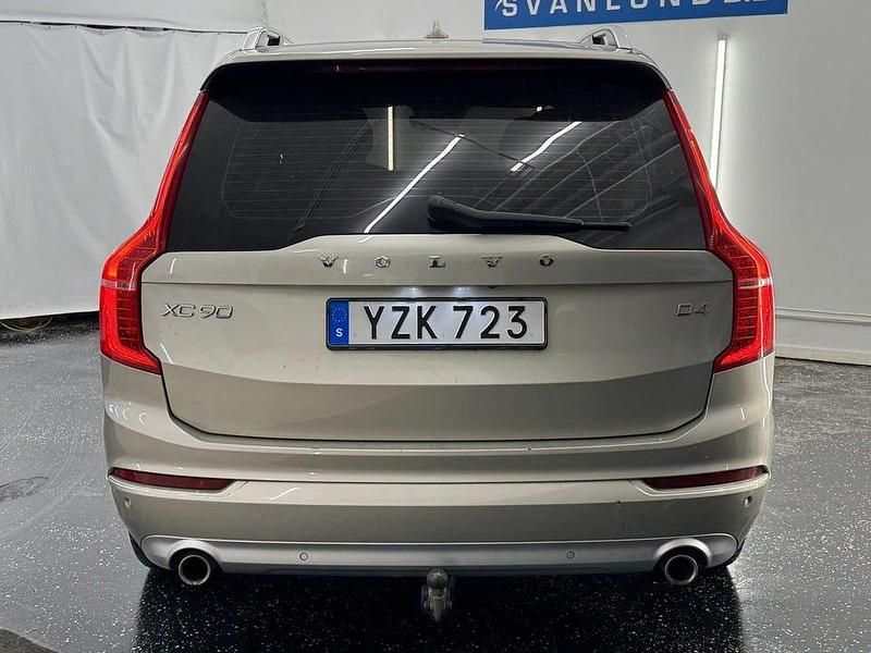 Begagnad Volvo XC90 Momentum 190 HK (139 kW) 2017 Ljusbrun SUV