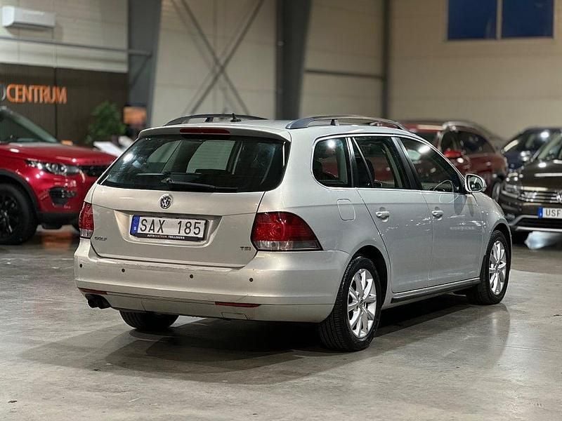 Begagnad VW Golf VI 122 HK (89 kW) 2010 Ljusbrun Halvkombi