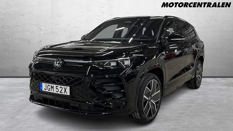 Svart Ny 2026 VW Tayron SUV | 660 500 kr (Marknadspris) - Bild 1/4