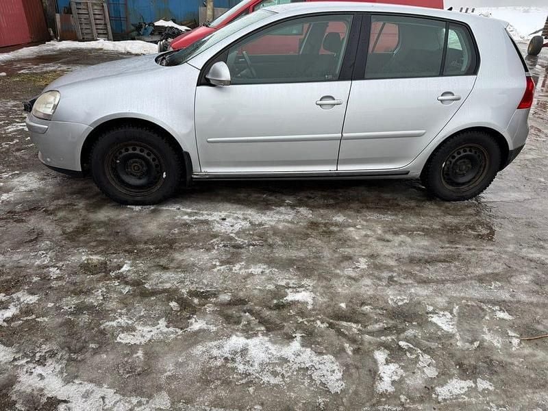 Begagnad VW Golf V 102 HK (75 kW) 2007